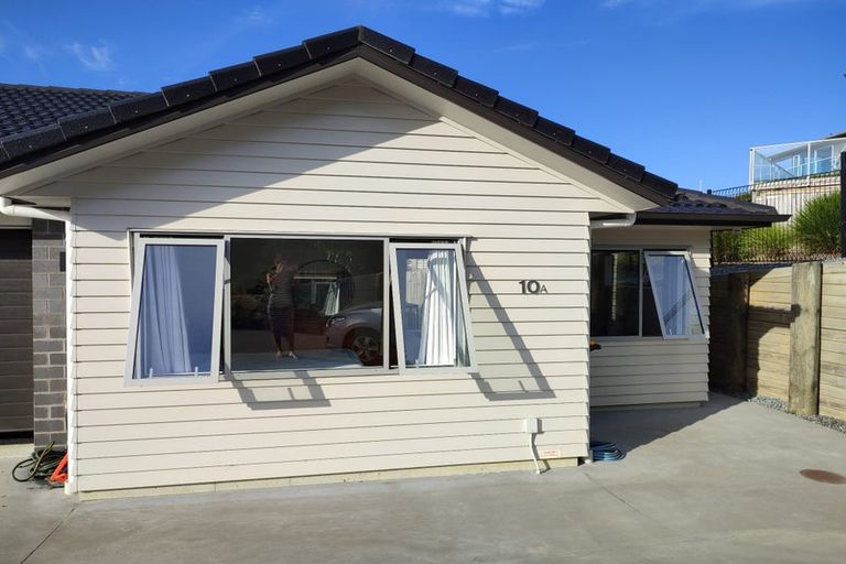 Photo of property in 10 Ridgeview Close, Red Beach, 0932