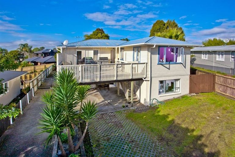 Photo of property in 9 Statesman Street, Henderson, Auckland, 0612