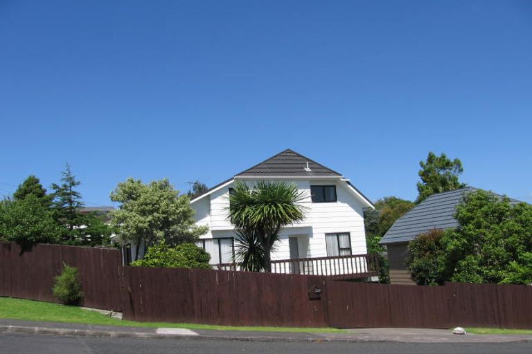 Photo of property in 1/2 Stott Avenue, Birkdale, Auckland, 0626