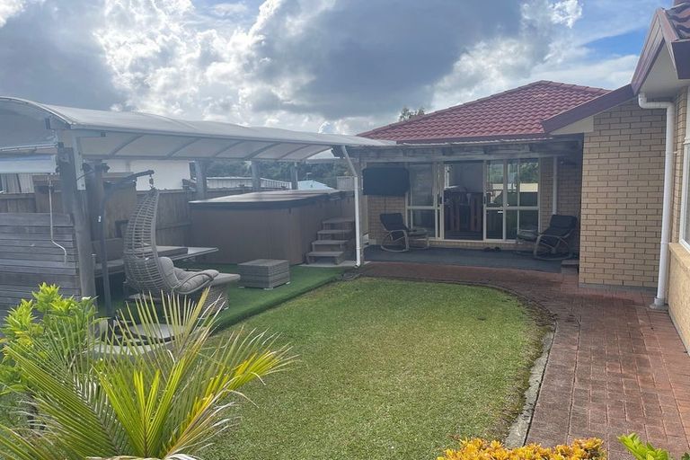 Photo of property in 4 Cinnabar Place, Westgate, Auckland, 0614