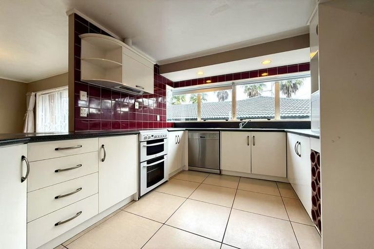 Photo of property in 79 Wairere Road, The Gardens, Auckland, 2105