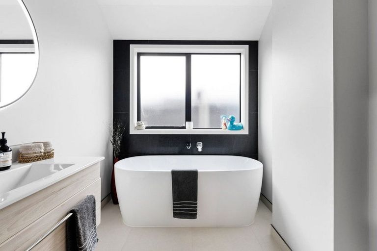 Photo of property in 14 Ruge Court, Cambridge, 3434