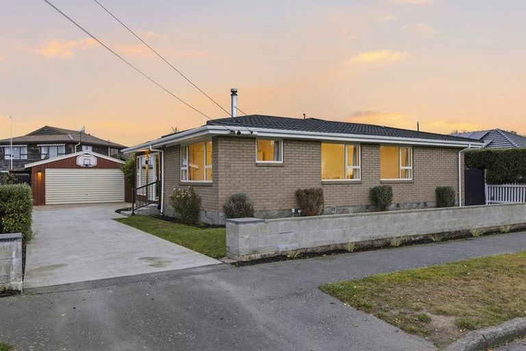 Photo of property in 274 Lake Terrace Road, Shirley, Christchurch, 8061
