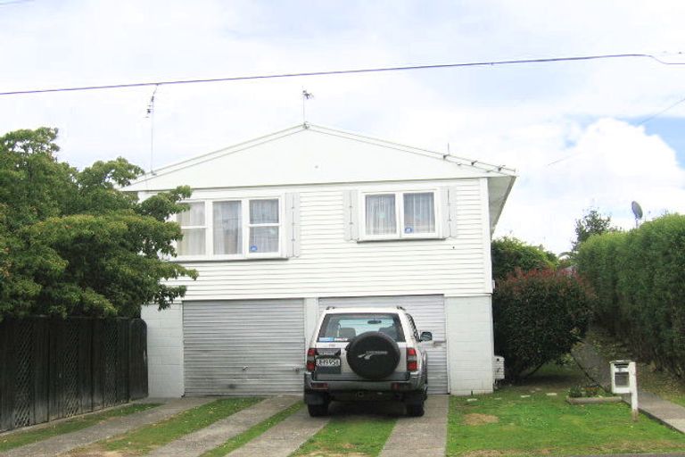 Photo of property in 1/16 Rosina Street, Clouston Park, Upper Hutt, 5018