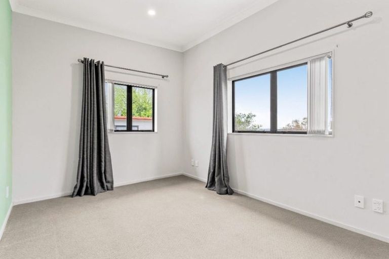 Photo of property in 11/46 Carlos Drive, Flat Bush, Auckland, 2016