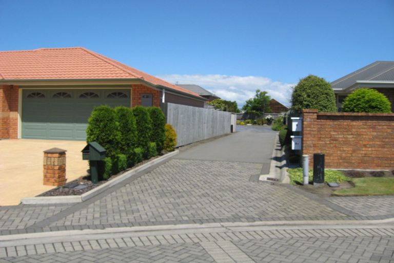 Photo of property in 8 Ridgewood Place, Shirley, Christchurch, 8061