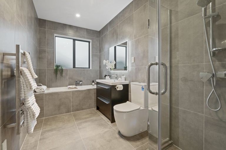 Photo of property in 24 Kahu Close, Orewa, 0931