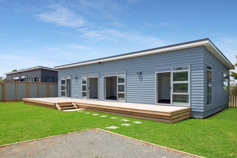 Photo of property in 29 Pratt Avenue, Foxton Beach, Foxton, 4815