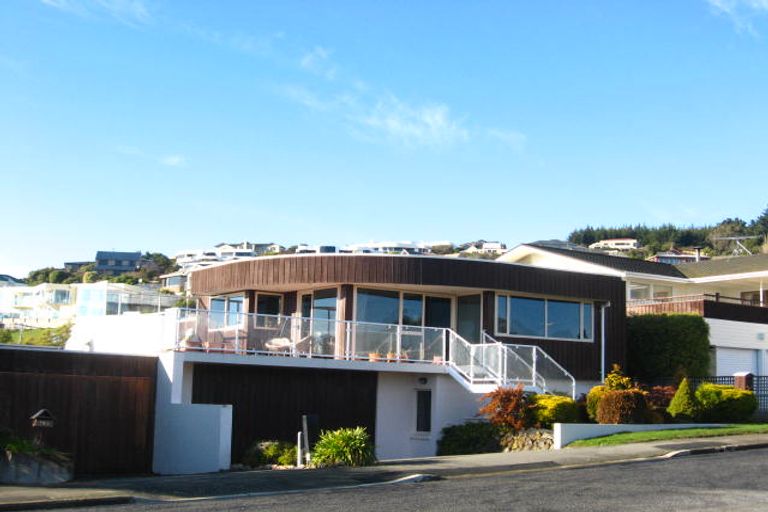 Photo of property in 32 Takahe Drive, Cashmere, Christchurch, 8022