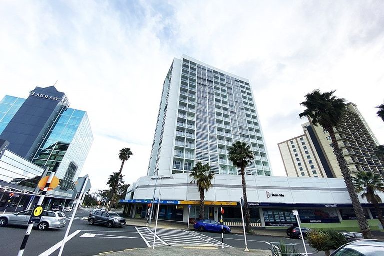 Photo of property in 205/17 Osterley Way, Manukau, Auckland, 2104