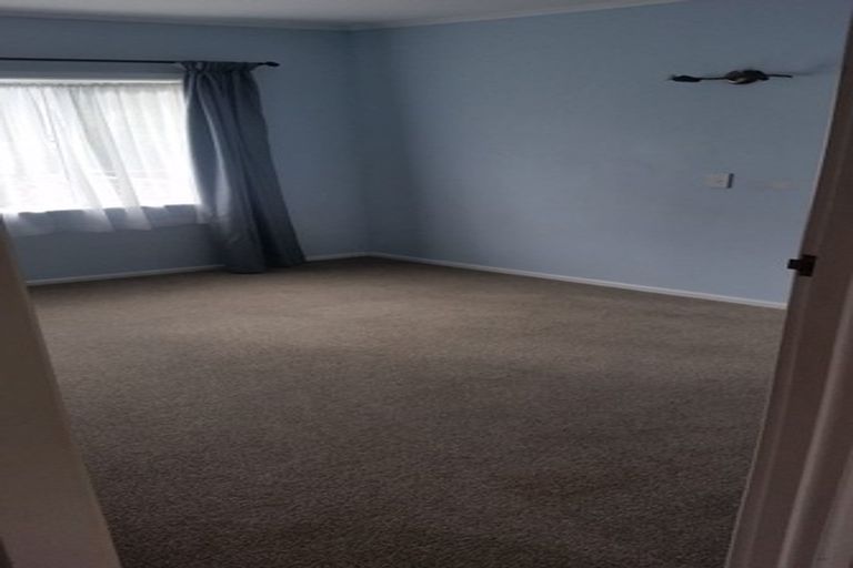 Photo of property in 9 Hill Crescent, Papakura, 2110