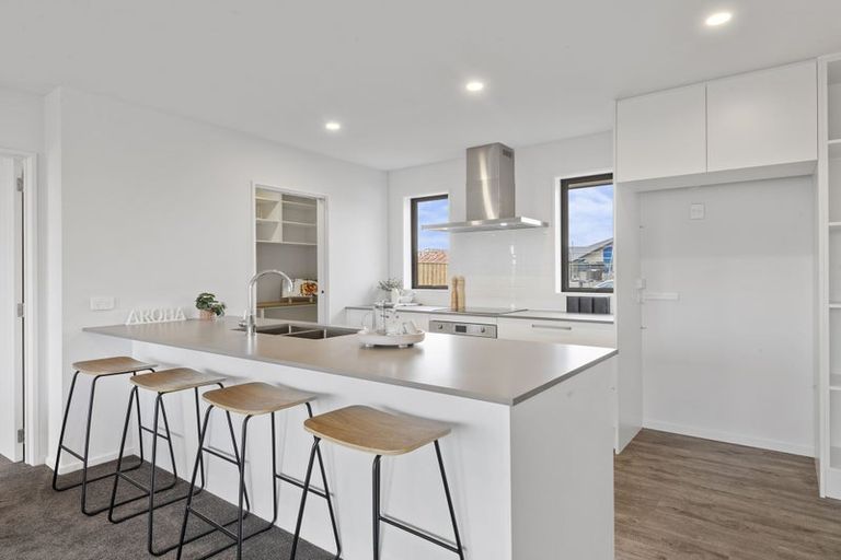 Photo of property in 13 Huntaway Lane, Te Atatu Peninsula, Auckland, 0610