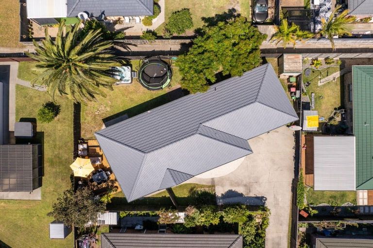 Photo of property in 15 Romana Crescent, Papamoa Beach, Papamoa, 3118