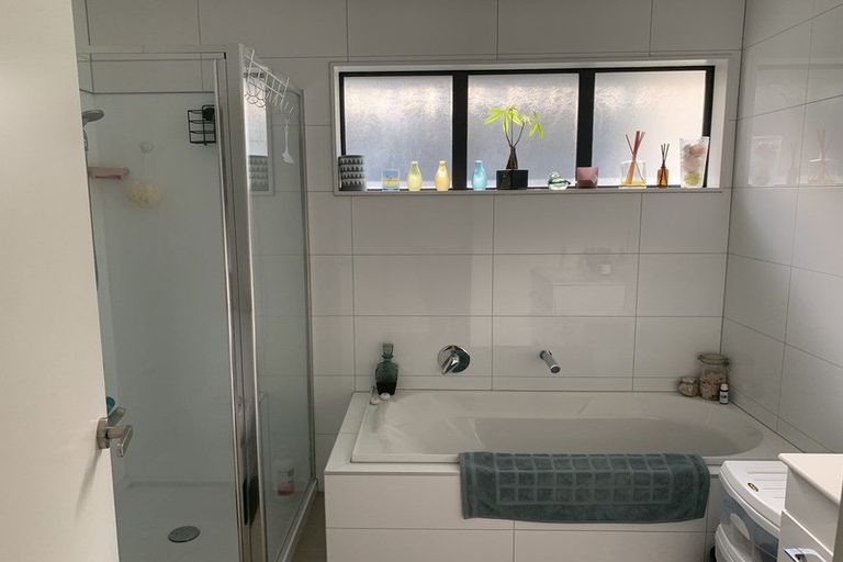 Photo of property in 7 Irving Place, Hobsonville, Auckland, 0616