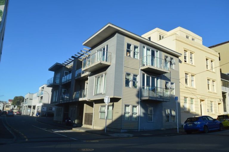 Photo of property in 41u6 Home Street, Mount Victoria, Wellington, 6011