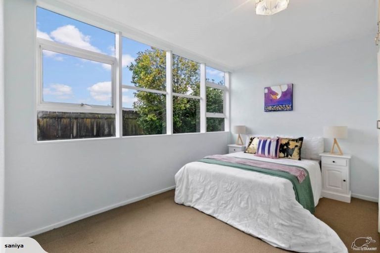 Photo of property in 2/86 Portage Road, New Lynn, Auckland, 0600