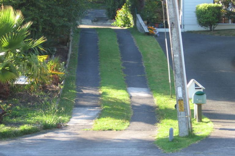Photo of property in 1/60 Glencoe Road, Browns Bay, Auckland, 0630
