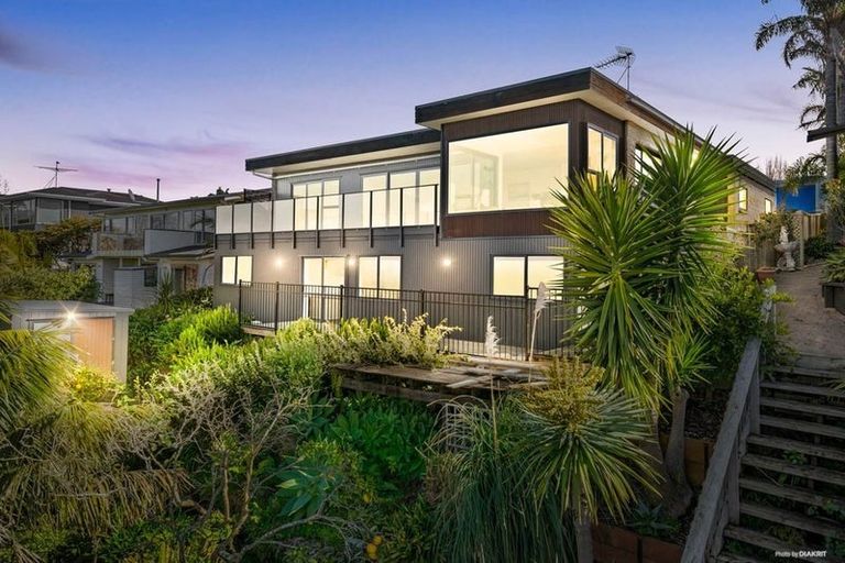 Photo of property in 68 Mcbreen Avenue, Northcote, Auckland, 0627