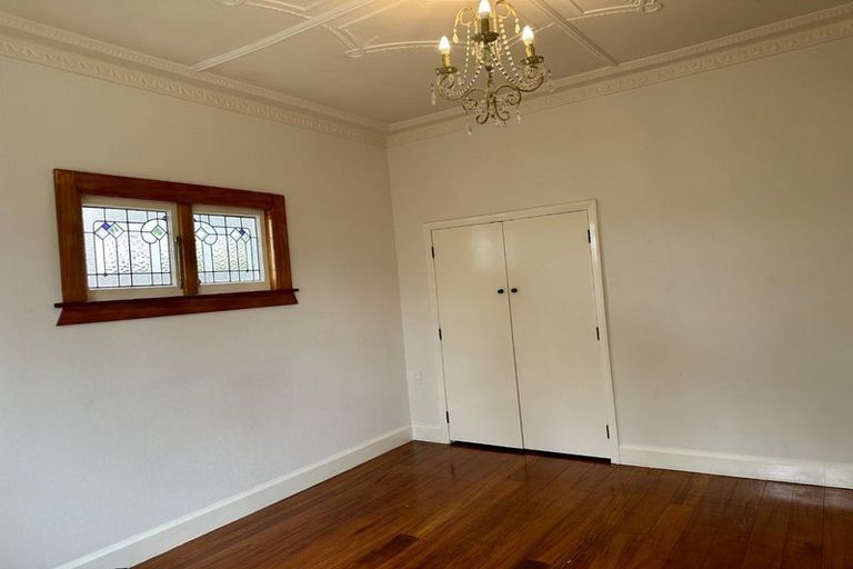 Photo of property in 42 Puriri Terrace, Roslyn, Palmerston North, 4414