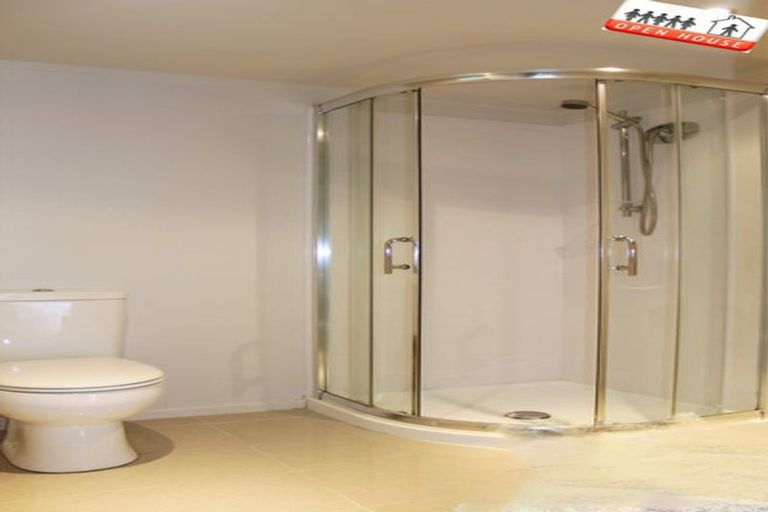 Photo of property in 1/14 Halder Place, Torbay, Auckland, 0632