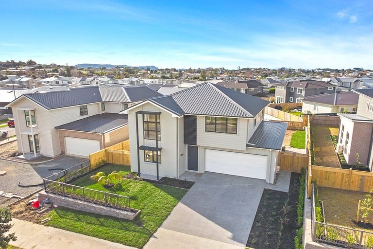 Photo of property in 20 Taikura Avenue, Red Beach, 0932