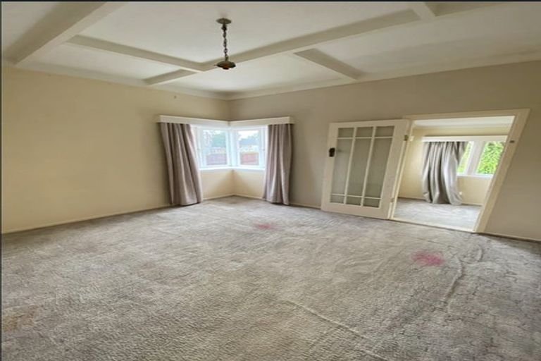 Photo of property in 3170 Great North Road, New Lynn, Auckland, 0600