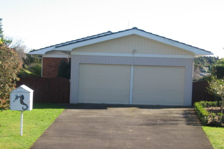 Photo of property in 6 Polandson Place, Opaheke, Papakura, 2113