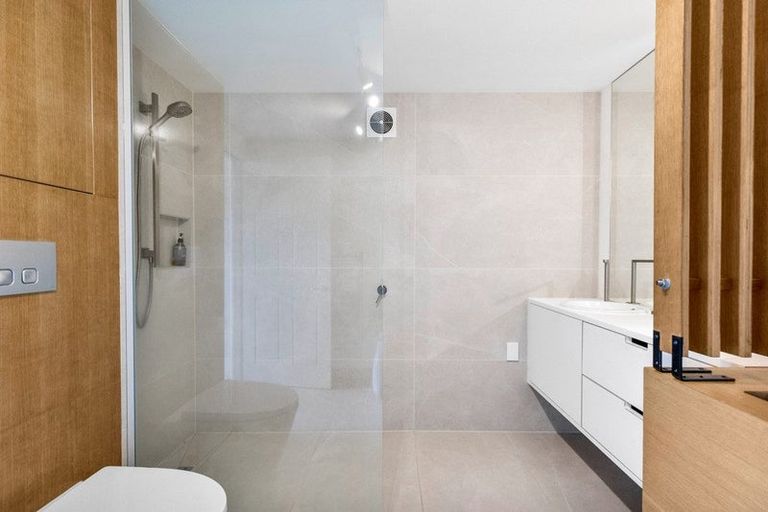 Photo of property in 1000 East Coast Road, Northcross, Auckland, 0630