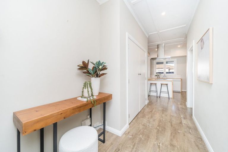 Photo of property in 37 Miro Street, Takaro, Palmerston North, 4410