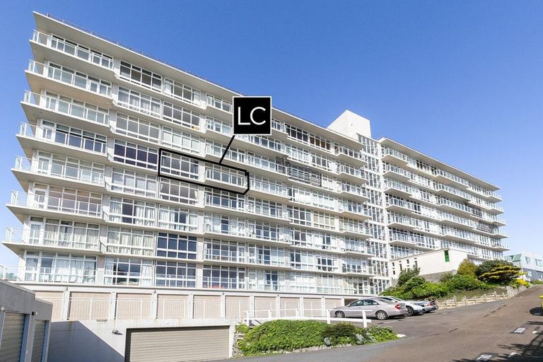 Photo of property in Gateway Apartments, 19 Maida Vale Road, Roseneath, Wellington, 6011