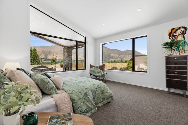 Photo of property in 93 Plantation Road, Wanaka, 9305