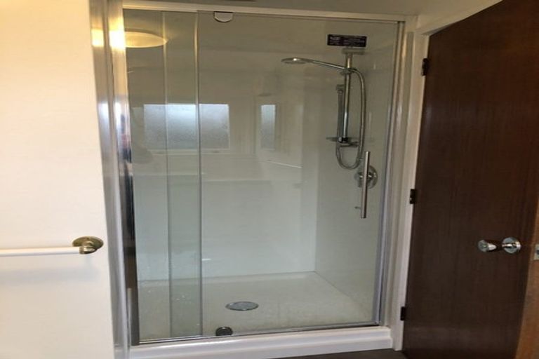 Photo of property in 96 Hinau Street, Riccarton, Christchurch, 8041