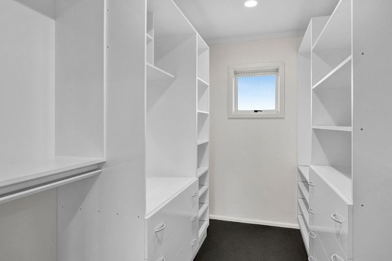 Photo of property in 8 Edna Wills Place, Hawera, 4610