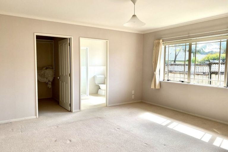 Photo of property in 14 Darimouth Place, Albany, Auckland, 0632