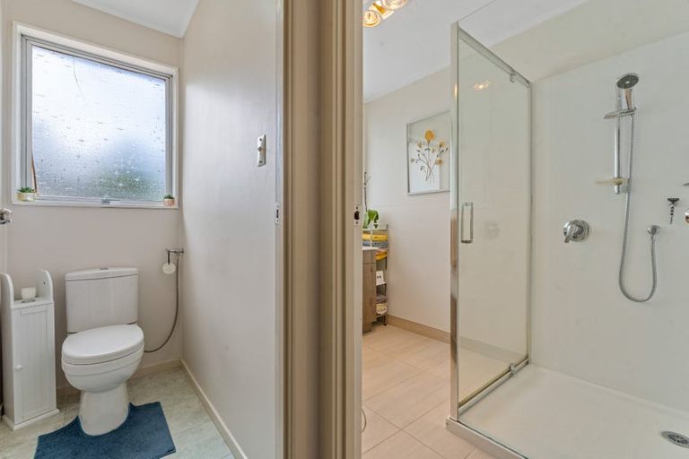 Photo of property in 20 Halberg Street, Glenfield, Auckland, 0629