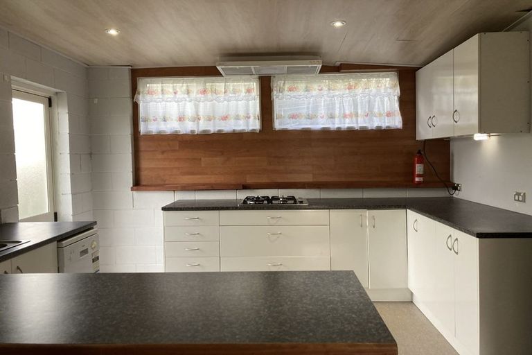 Photo of property in 48 Strid Road, Te Atatu South, Auckland, 0610