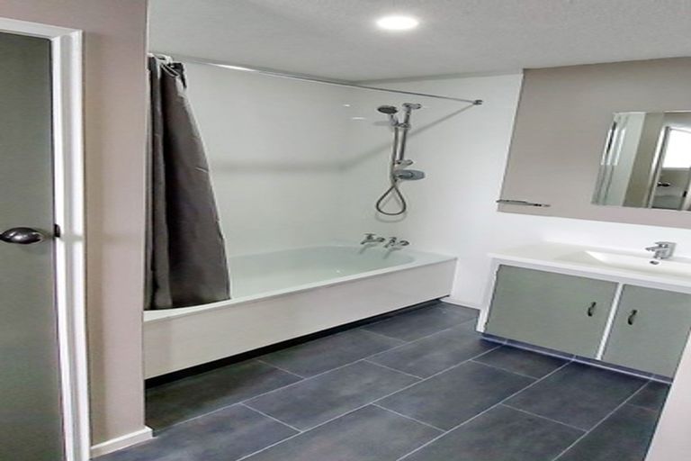 Photo of property in 16d Orlando Street, Stratford, 4332