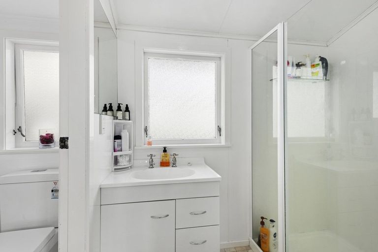 Photo of property in 13 Matthews Road, Wainuiomata, Lower Hutt, 5014