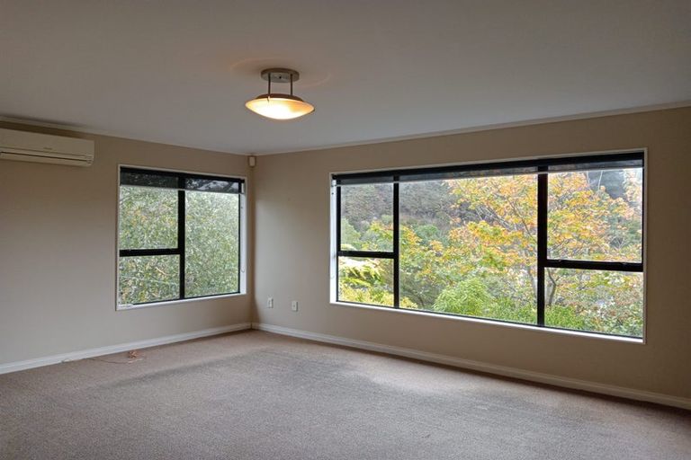 Photo of property in 32b Sailmaker Close, Whitby, Porirua, 5024