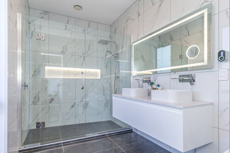 Photo of property in 18 Phoenix Palms Grove, Levin, 5510