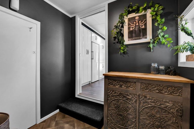 Photo of property in 19 Rosalind Street, Stratford, 4332