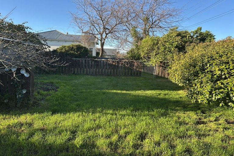 Photo of property in 31 Oxford Street, Martinborough, 5711