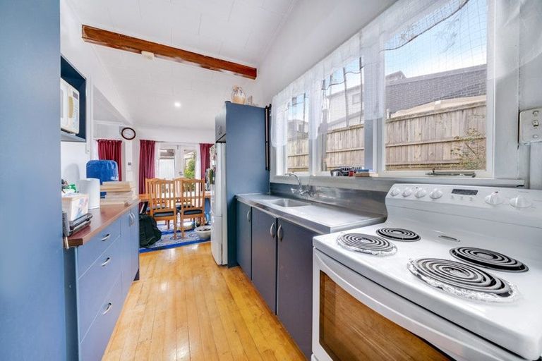 Photo of property in 10 Kapuka Road, Mangere Bridge, Auckland, 2022