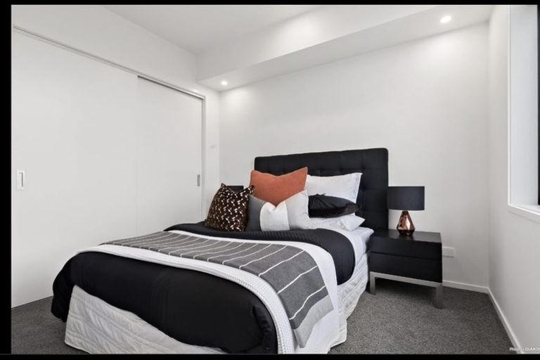 Photo of property in 31 Lewis Road, Pakuranga, Auckland, 2010