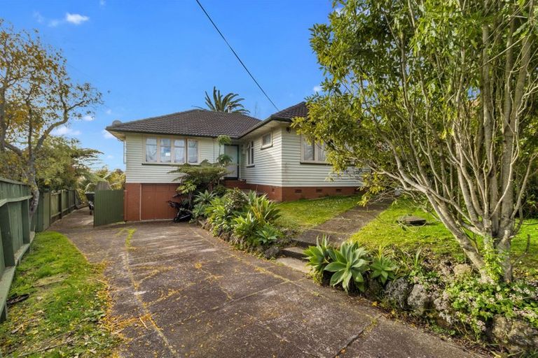 Photo of property in 9 Springbank Lane, Te Atatu Peninsula, Auckland, 0610