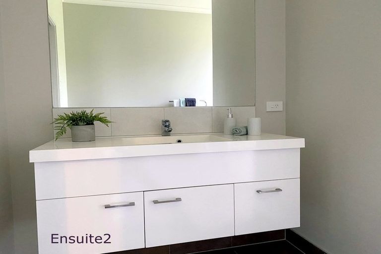 Photo of property in 36a Madison Street, Cambridge, 3434