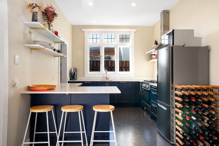 Photo of property in 134 Onepu Road, Lyall Bay, Wellington, 6022
