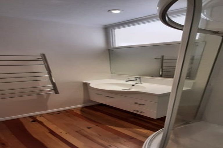 Photo of property in 39 Pembroke Road, Northland, Wellington, 6012