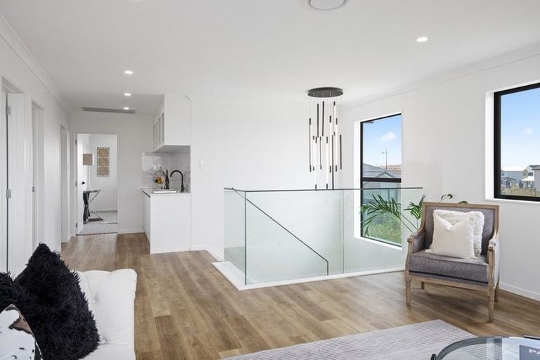 Photo of property in 75 Mutetai Road, Clarks Beach, 2122