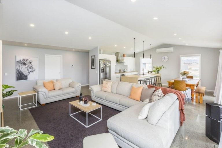 Photo of property in 36 Hopkirk Avenue, Wallaceville, Upper Hutt, 5018